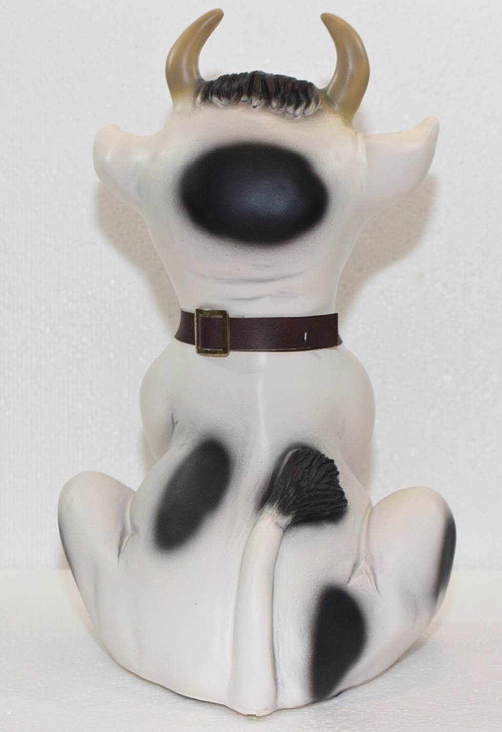 Deko Figur Kuh Resi sitzend mit Glocke H 32 cm lustige Kuhfigur Dekofigur mit Bewegungsmelder Muuuh