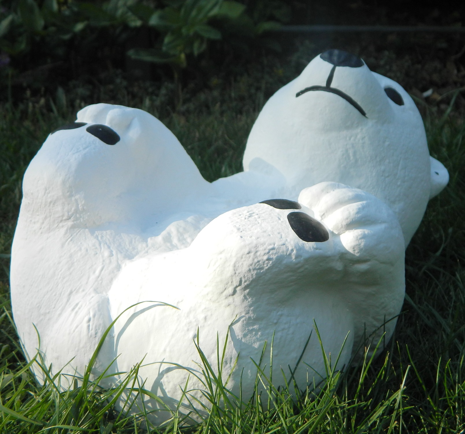 Beton Figur kleiner Eisbär H 18 cm Dekofigur und Gartenfigur