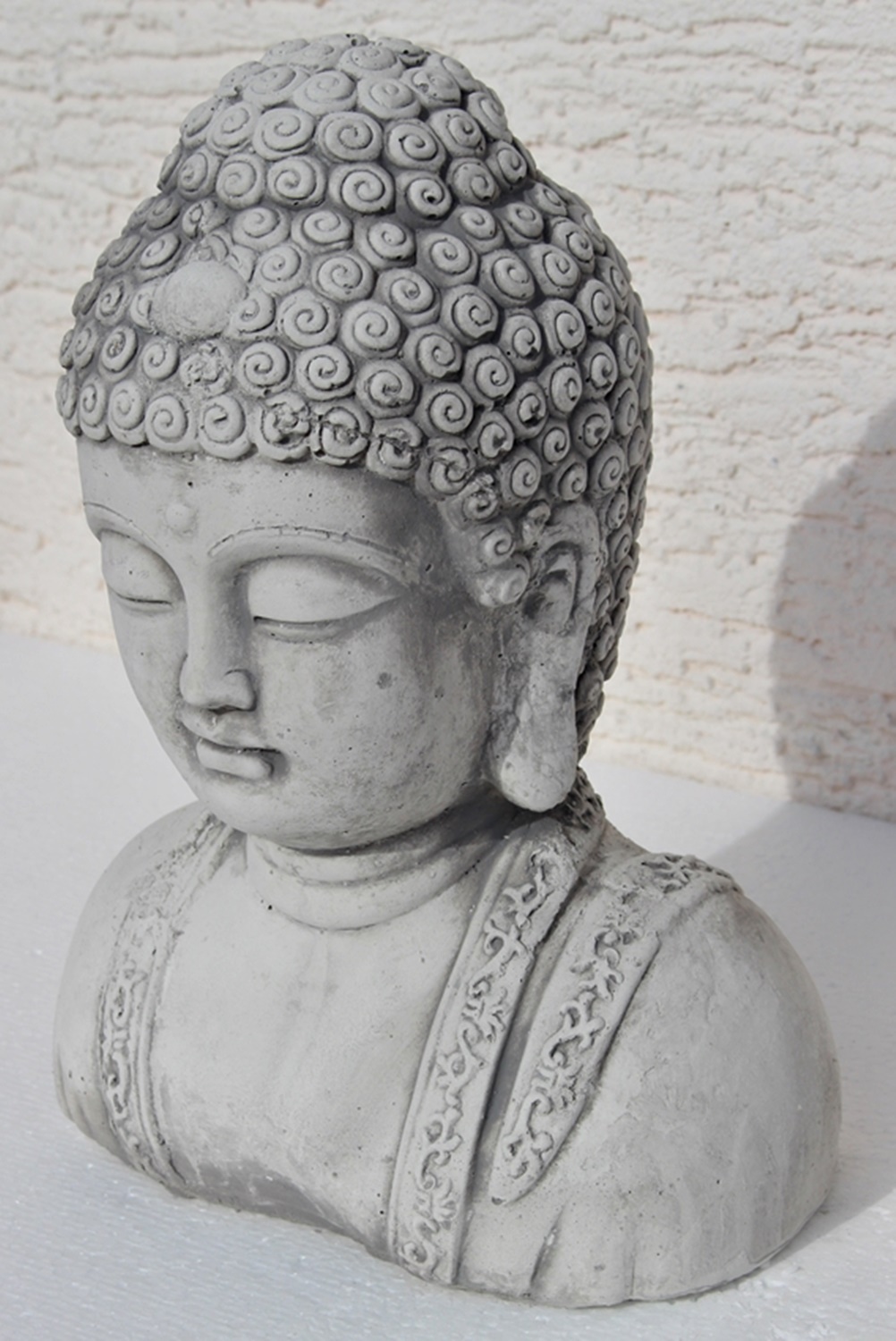 Beton Figur Statue Skulptur Buddha Büste H 28 cm Dekofigur und Gartenskulptur