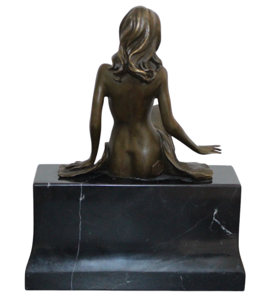 Bronzefigur Frau sitzend H 26,5 cm Frauenakt Bronzeskulptur Bronze Figur aus Bronze