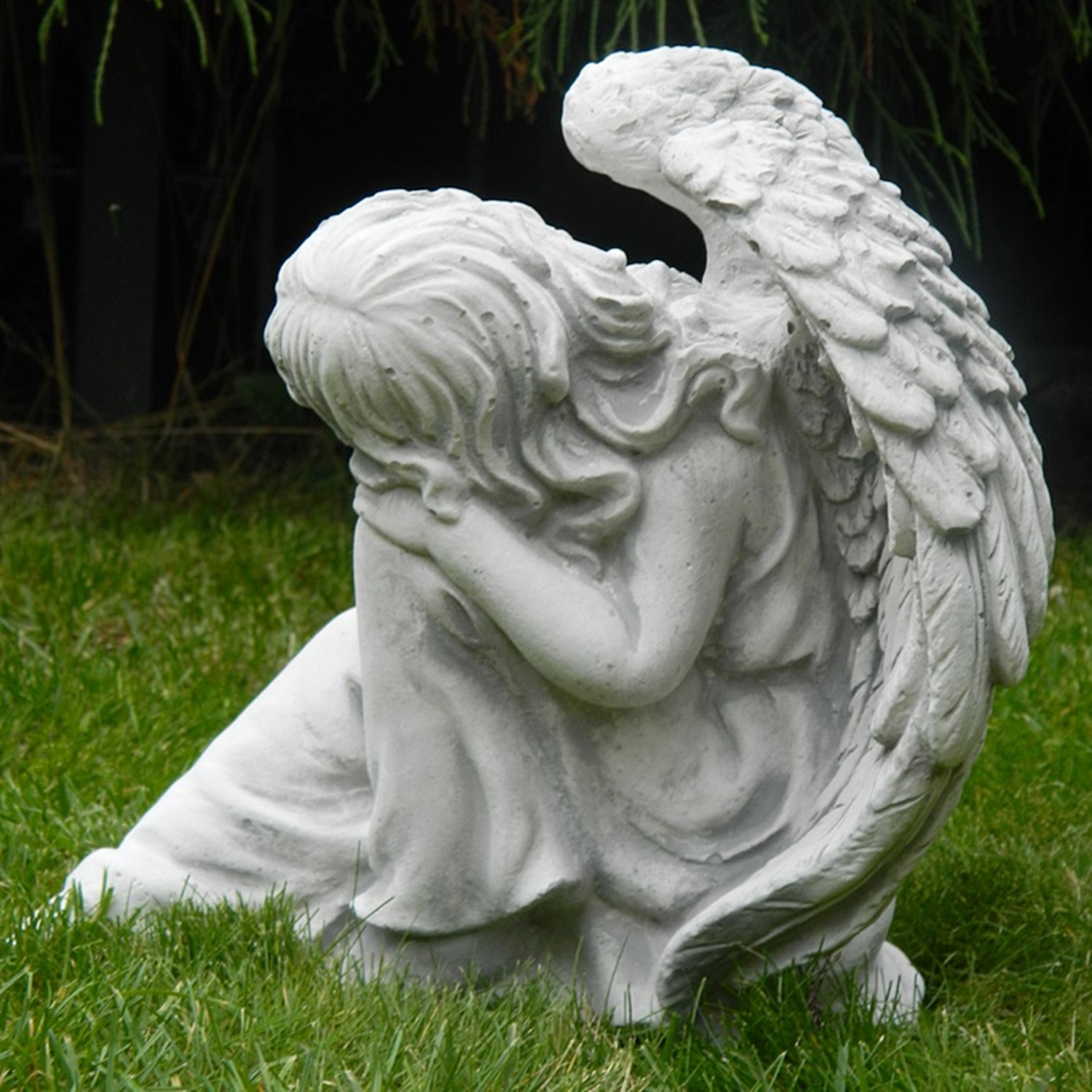 Beton Figur Engel sitzend und schlafend H 24 cm Dekofigur und Gartenskulptur