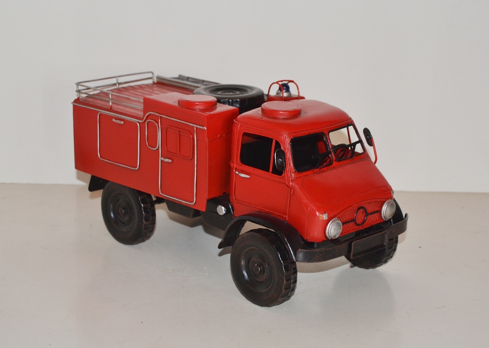 Blechauto Nostalgie Modellauto Oldtimer Automarke Unimog S 404 Feuerwehr TLF 8 aus Blech L 30 cm