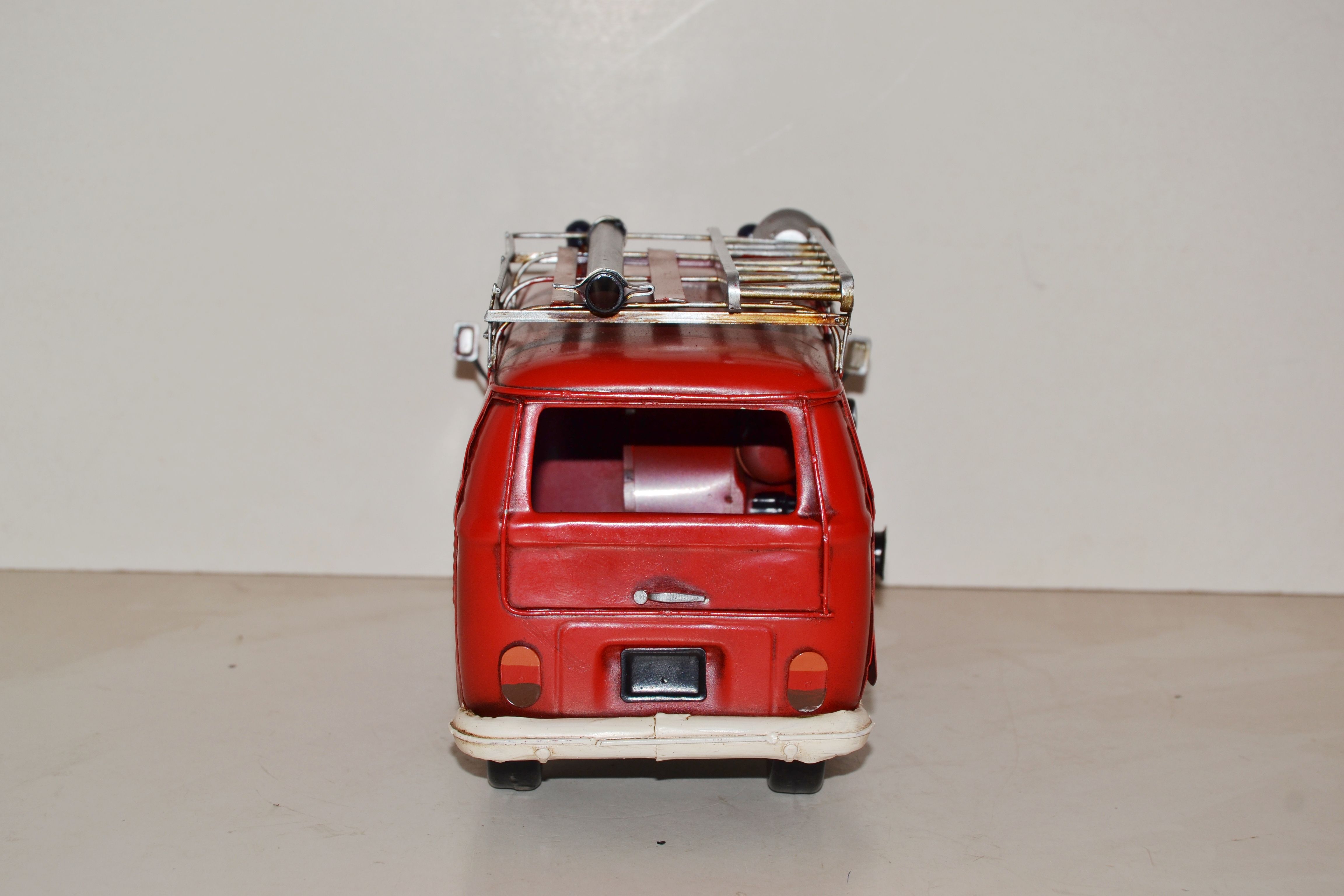 Blechauto Nostalgie Modellauto Oldtimer deutsche Automarke T-2 Feuerwehrauto aus Blech L 26 cm