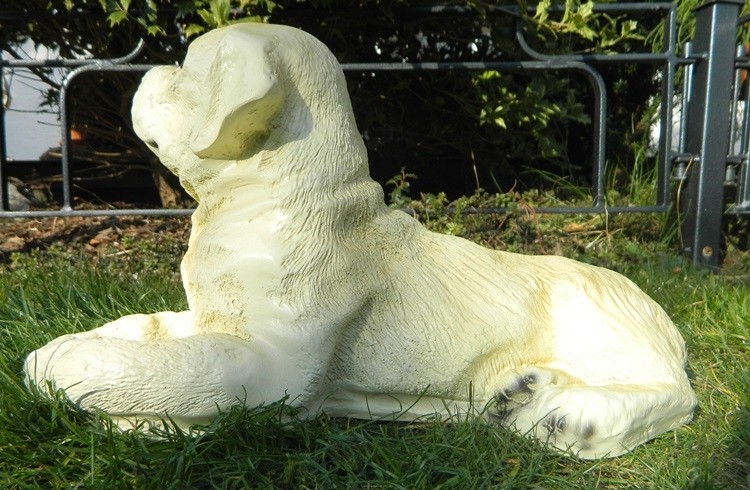 Dekorationsfigur Hund Labrador Retriever Welpe H 21 cm Dekofigur aus Kunstharz