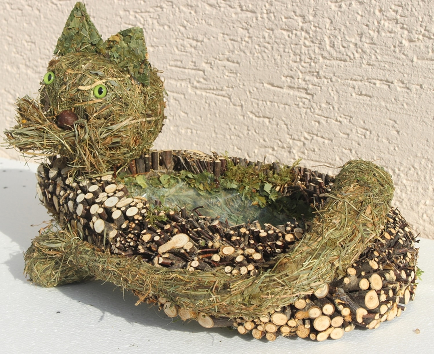 Deko Figur Katze liegend L 28 cm Figur zum Bepflanzen aus Naturmaterial Heu und Reisig Heukatze
