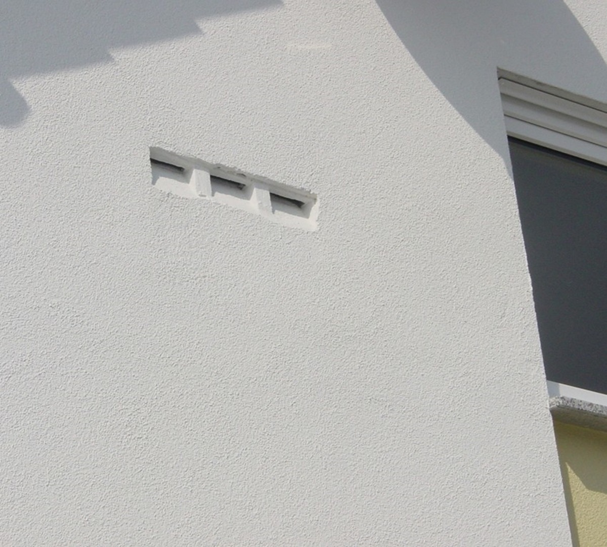 Naturschutzprodukt Fledermaus-Fassadenröhre Typ 2FR zur Reihenbildung H 47,5 cm aus Holzbeton