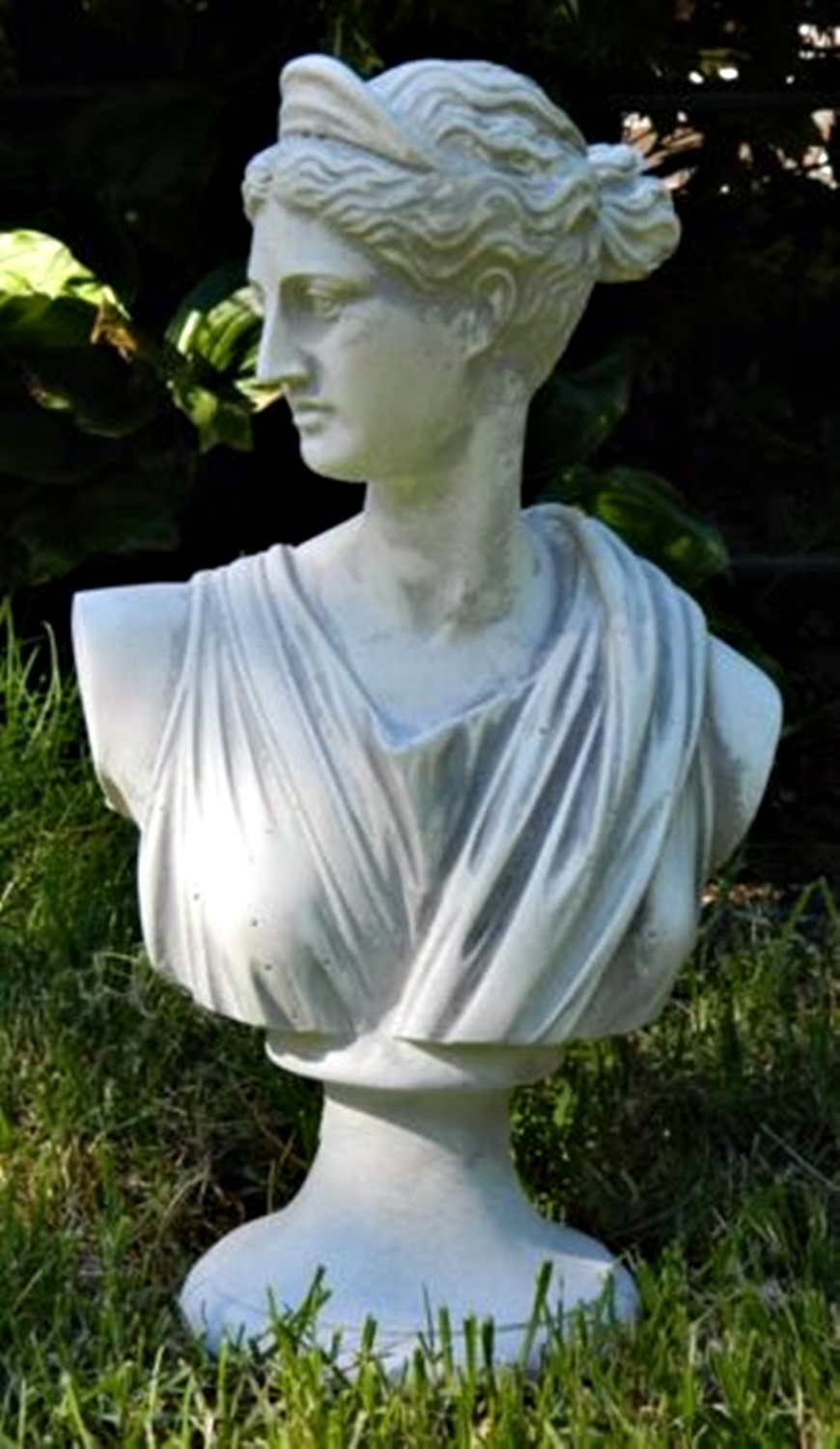 Beton Figur Büste Paolina H 31 cm Dekofigur und Gartenskulptur aus Beton