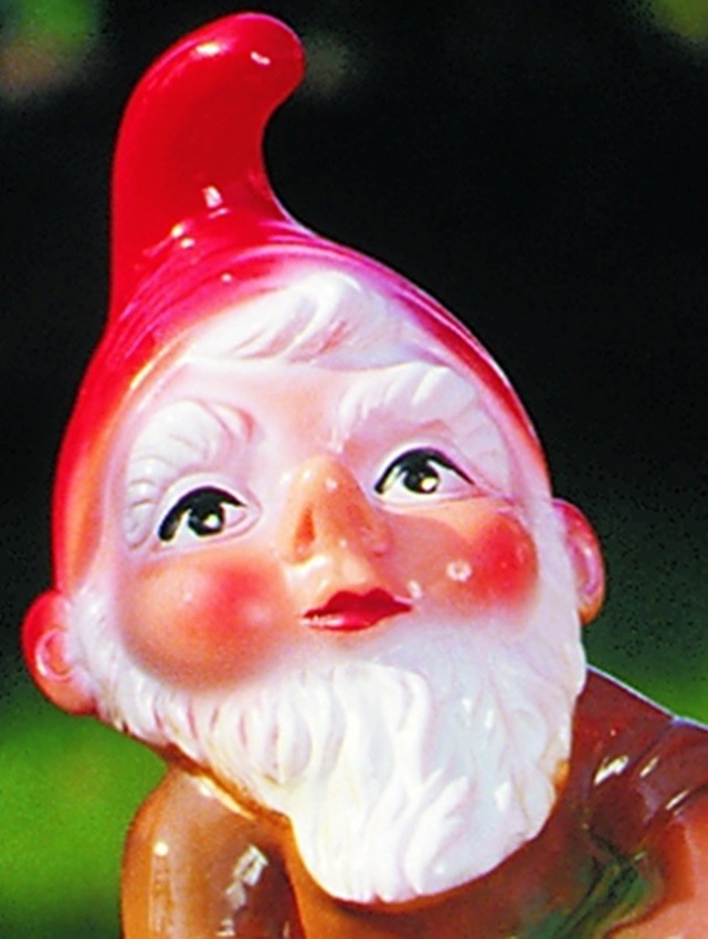 Gartenzwerg mit Rübe Figur Zwerg H 22 cm Gartenfigur aus Kunststoff