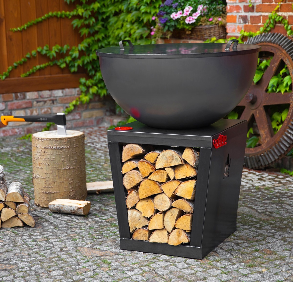 Grill SANTOS D 85 cm tiefe Grillschale Sockel mit Kaminholzablage Grillplatte aus Naturstahl