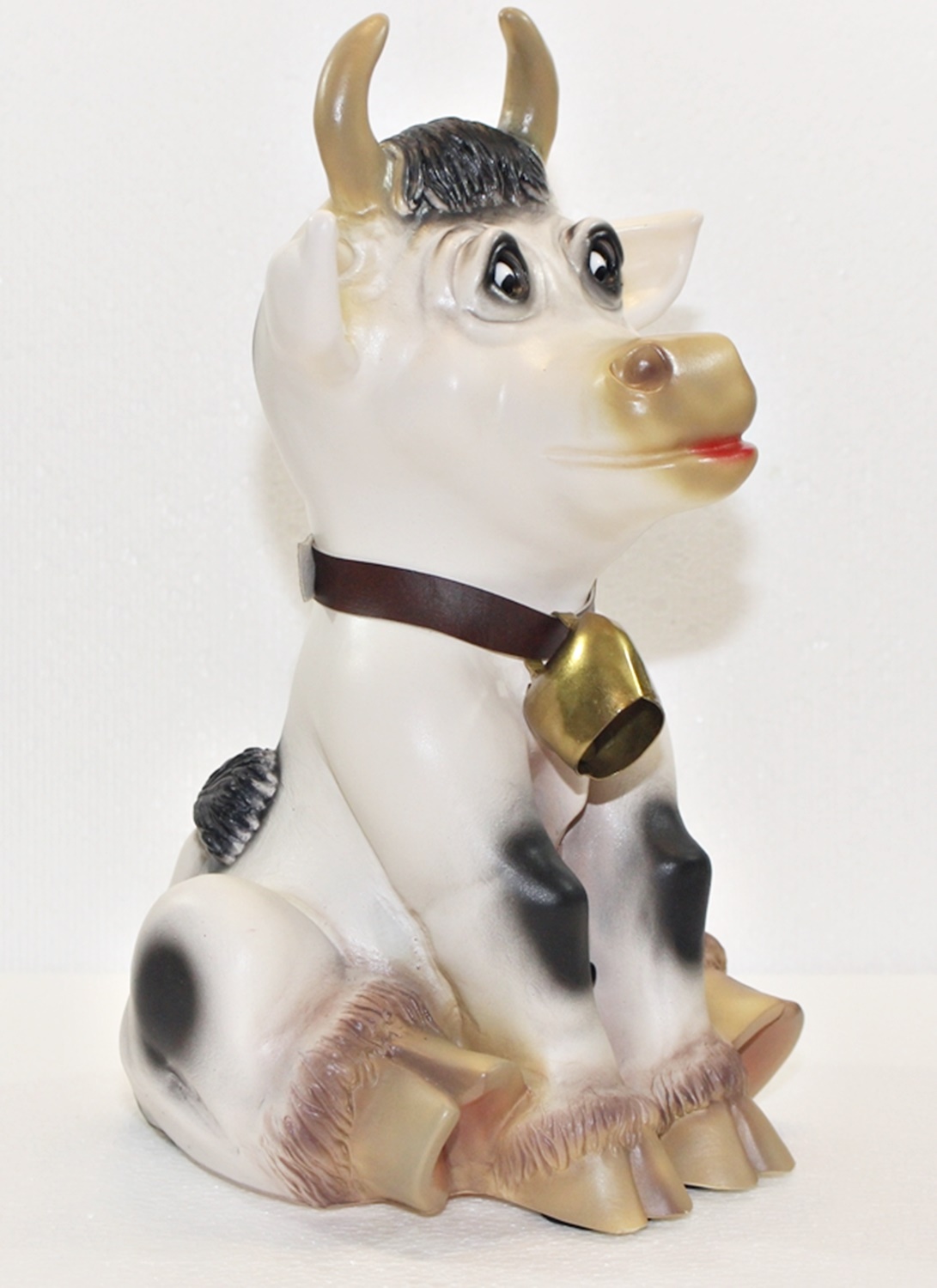 Deko Figur Kuh Resi sitzend mit Glocke H 32 cm lustige Kuhfigur Dekofigur mit Bewegungsmelder Muuuh